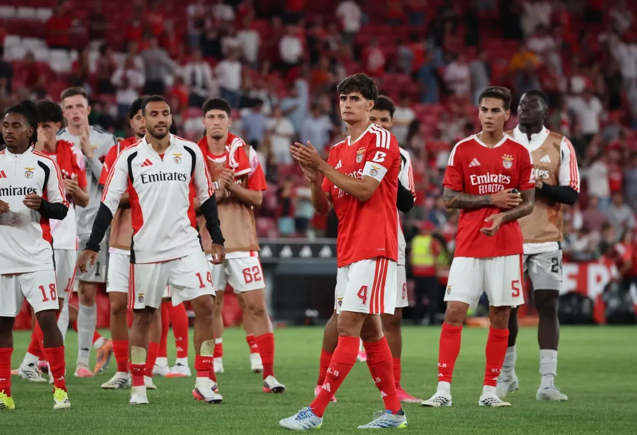 António Silva ruma a Inglaterra em silêncio